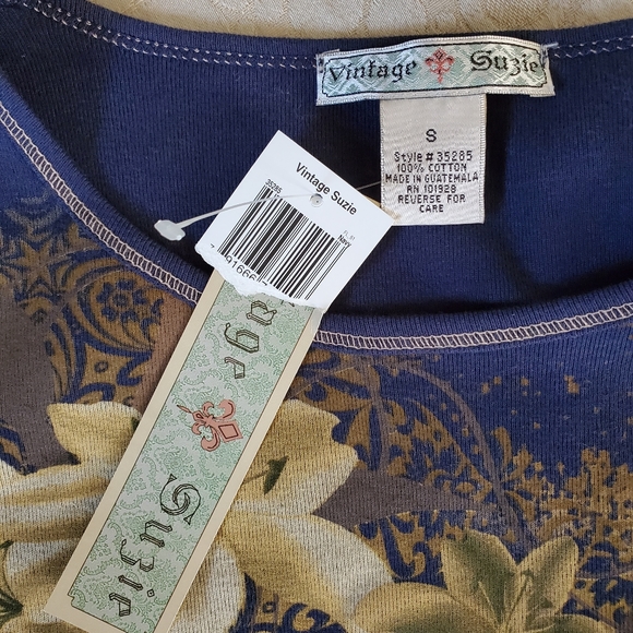 Vintage Suzie dark blue and gold embellished top with Flowers - Picture 7 of 7